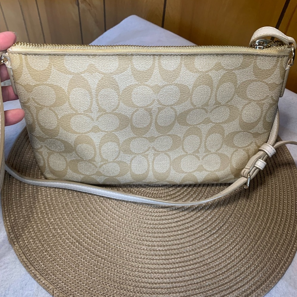 Authentic Coach - image 4